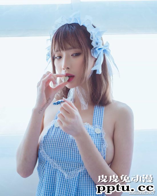 新加坡美腿正妹COSER 妖娆曲线让人倍感热情