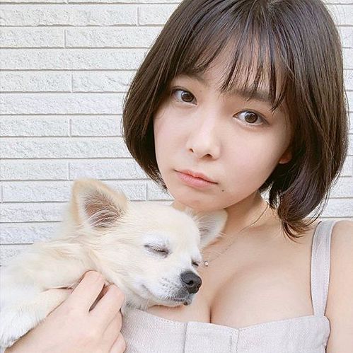 发育暴力的樱花妹 褪去制服才显露有料身材的寺本莉緒