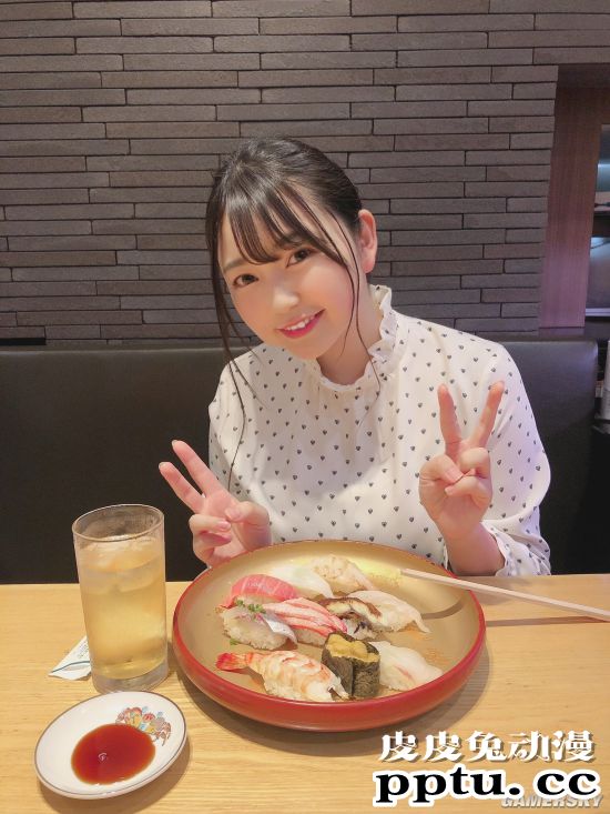 纯天然身材柔软无比 童颜日本萌妹能美真奈