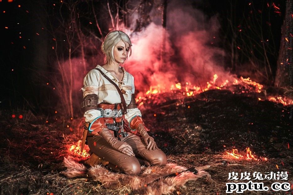 力量感的紧身衣女战士 一周大师级CosPlay赏