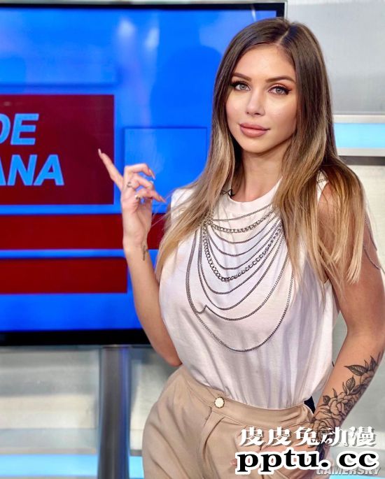 这没法好好看新闻了！阿根廷性感女主播Romina Malaspina-皮皮兔动漫