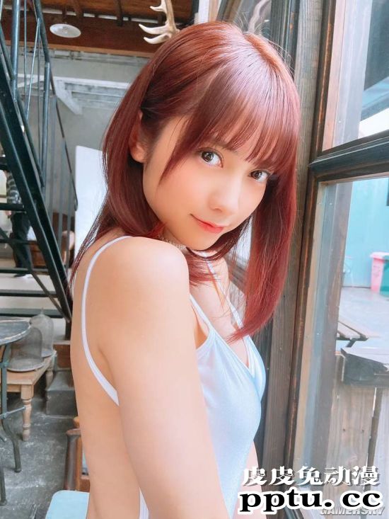 伊织萌与写真女星桃月梨子梦幻联动 拍摄游戏广告美照