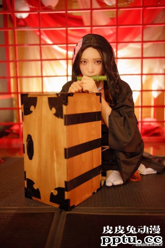 最强跨界cos团：日本女星cos鬼灭小姐姐