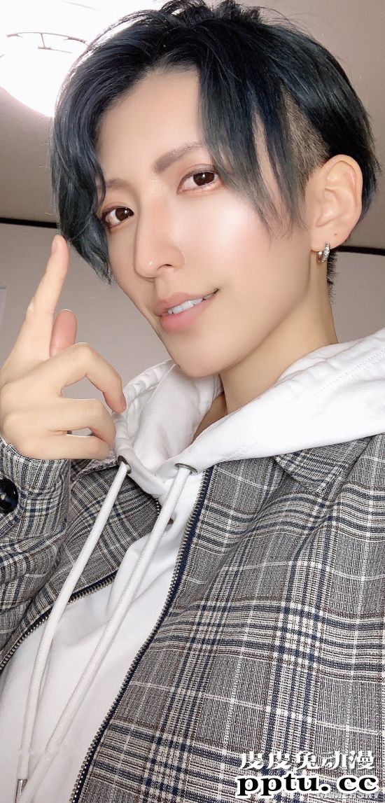 日本推友举办“穿衣显瘦脱衣有肉”大赛 网友晒衣服包不住的好身材