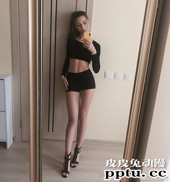 大姐姐的极致美腿 深入了解心理学的乌克兰正妹Viki Virgo