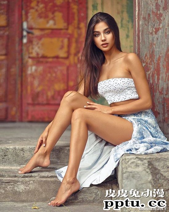 精灵颜值堪称绝品 美腿吸睛的波兰电眼正妹Maja Strojek