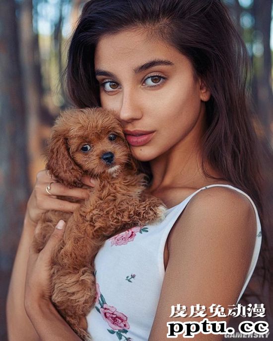 精灵颜值堪称绝品 美腿吸睛的波兰电眼正妹Maja Strojek