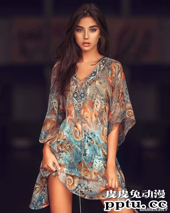 精灵颜值堪称绝品 美腿吸睛的波兰电眼正妹Maja Strojek