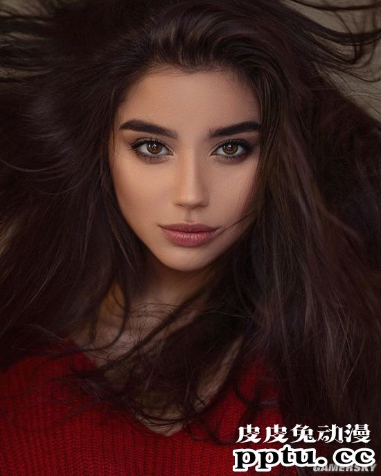 精灵颜值堪称绝品 美腿吸睛的波兰电眼正妹Maja Strojek