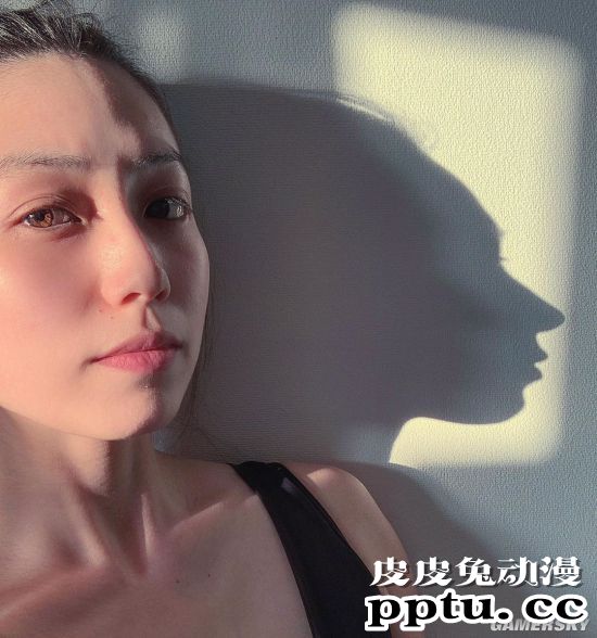 白嫩天然好想亲一口尝鲜！姐系疗愈正妹佐藤あいり