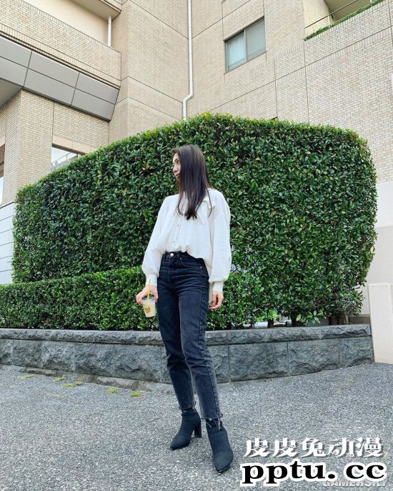 白嫩天然好想亲一口尝鲜！姐系疗愈正妹佐藤あいり