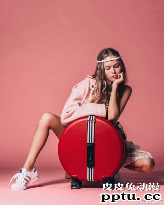 热辣身材胸怀大“痣” 让人肾上腺素飙升的俄罗斯内衣模特Angelina Boyko