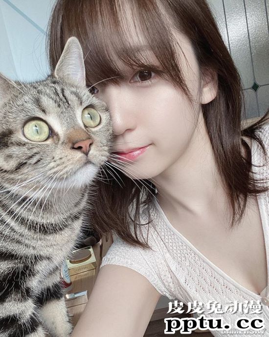日本COSER伊织萌拍摄电竞椅代言美照 女孩子打游戏也超猛