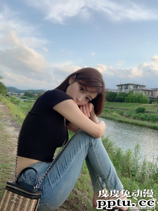 高温难耐越看越热 白到反光的写真萌妹筱原冴美