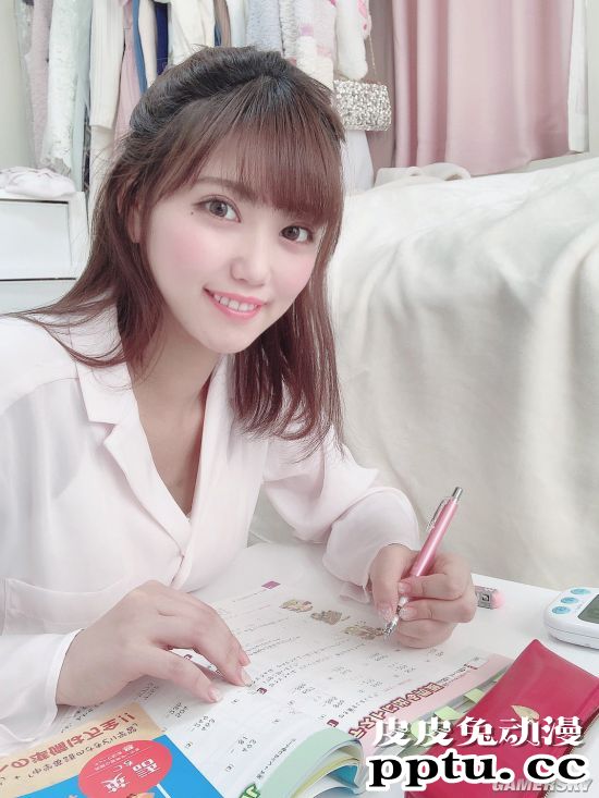 高温难耐越看越热 白到反光的写真萌妹筱原冴美