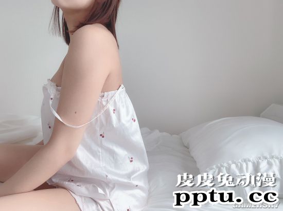 高温难耐越看越热 白到反光的写真萌妹筱原冴美