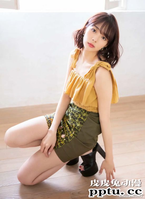 长腿高佻的美女麻将师 火辣性感的短发写真偶像冈田纱佳