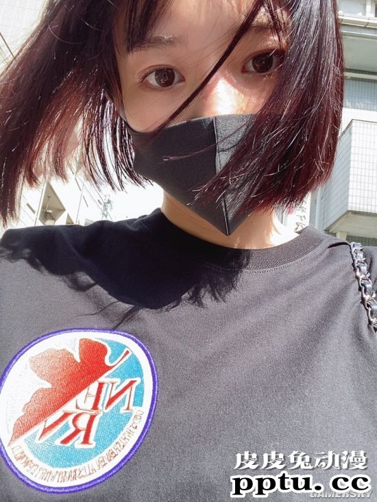 长腿高佻的美女麻将师 火辣性感的短发写真偶像冈田纱佳