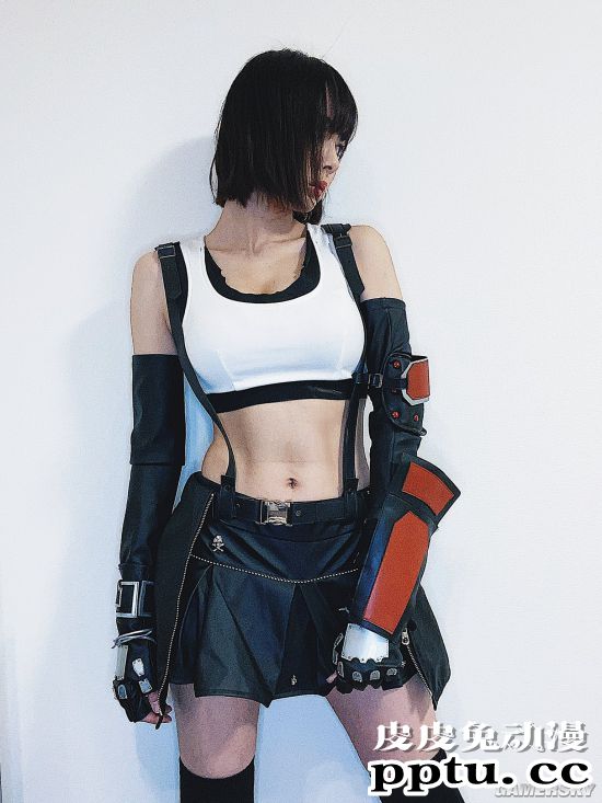 长腿高佻的美女麻将师 火辣性感的短发写真偶像冈田纱佳