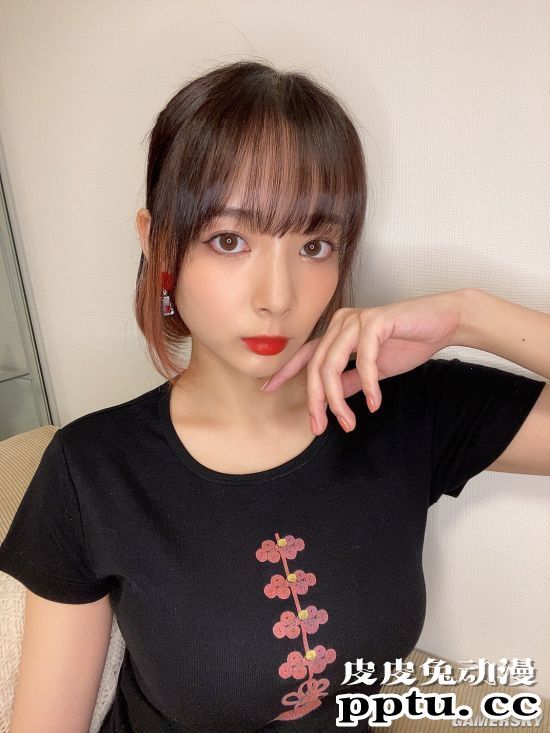 长腿高佻的美女麻将师 火辣性感的短发写真偶像冈田纱佳