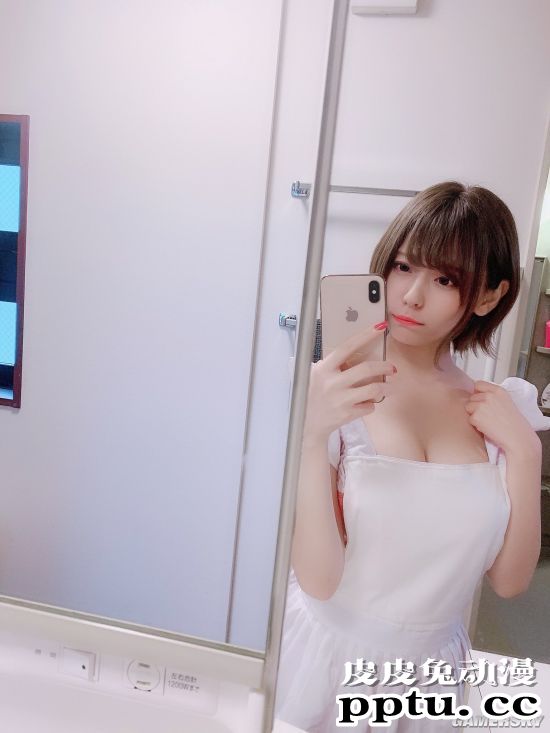 可爱大胆的童颜樱花妹 白皙嫩妹小日向结衣