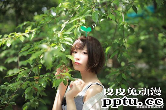 可爱大胆的童颜樱花妹 白皙嫩妹小日向结衣