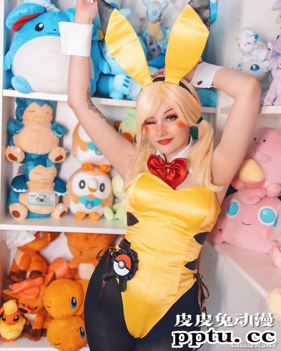 《最后生还者2》艾莉COS 与乔尔合影神还原