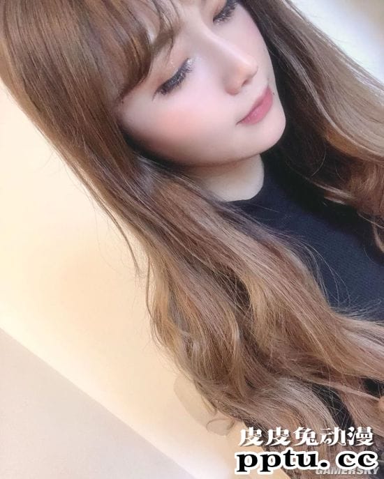 30多岁却长着一张娃娃脸 蜂腰长腿的混血御姐Kika