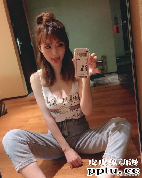 30多岁却长着一张娃娃脸 蜂腰长腿的混血御姐Kika