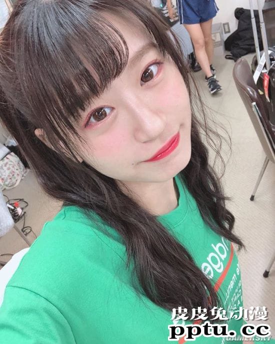 上身惊艳到肩颈酸痛 偶像界首席写真皇后上西怜-皮皮兔动漫