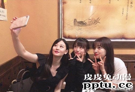 上身惊艳到肩颈酸痛 偶像界首席写真皇后上西怜