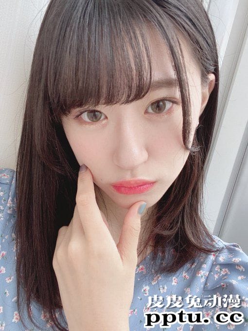 上身惊艳到肩颈酸痛 偶像界首席写真皇后上西怜