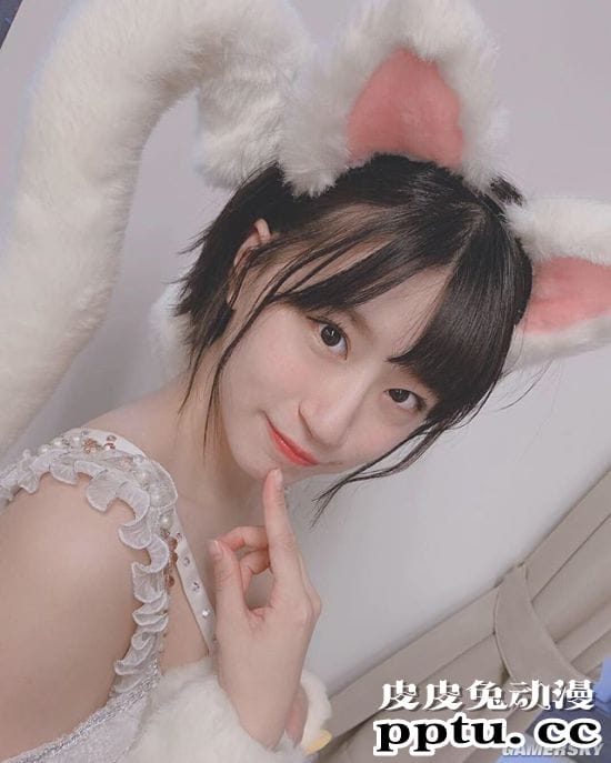 上身惊艳到肩颈酸痛 偶像界首席写真皇后上西怜