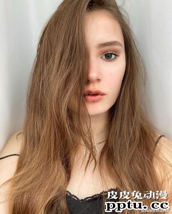 身形太好不输成熟姐姐 19岁纯天然西班牙嫩妹Irina Shugova