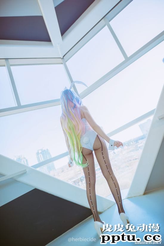 日本推特的兔女郎日 网友齐晒兔耳性感美照