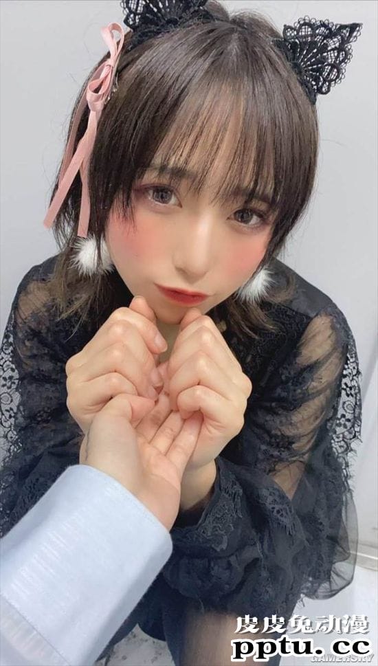 泳装激赞的短发樱花妹 小露光滑美腿的日本COSER九重 はる