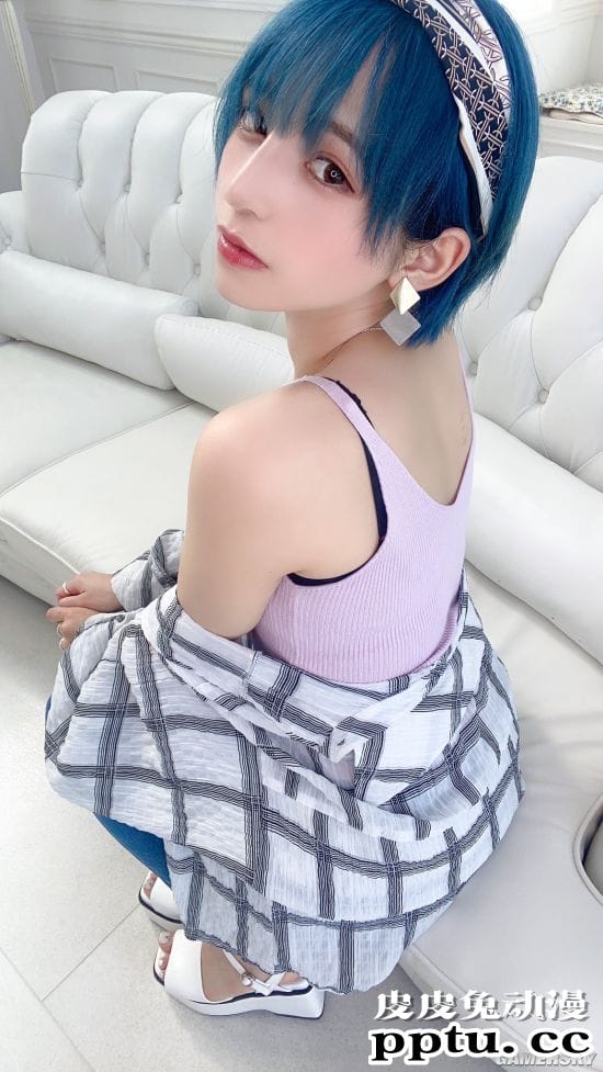 泳装激赞的短发樱花妹 小露光滑美腿的日本COSER九重 はる