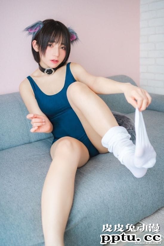 泳装激赞的短发樱花妹 小露光滑美腿的日本COSER九重 はる