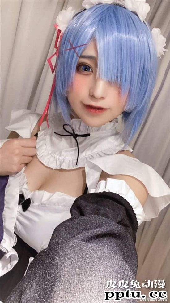 泳装激赞的短发樱花妹 小露光滑美腿的日本COSER九重 はる