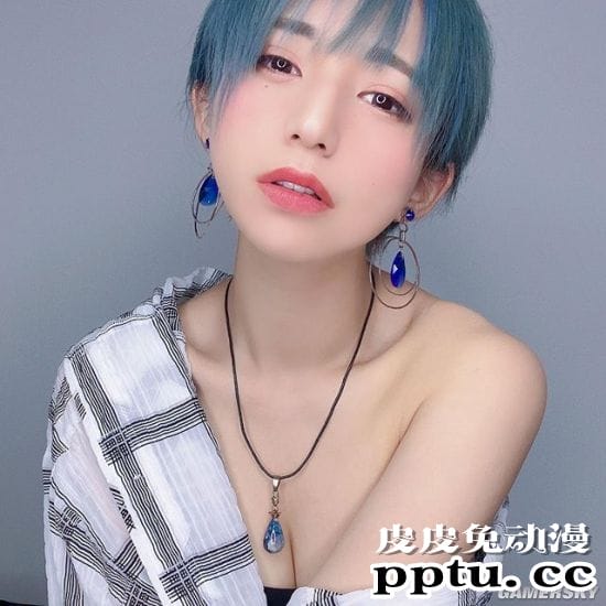 泳装激赞的短发樱花妹 小露光滑美腿的日本COSER九重 はる