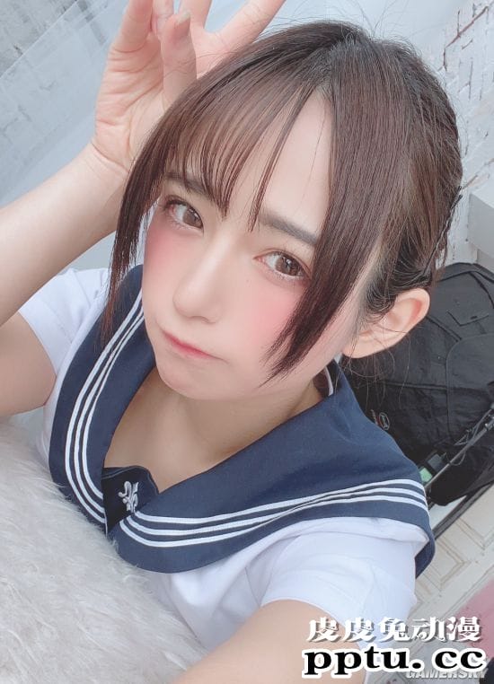 泳装激赞的短发樱花妹 小露光滑美腿的日本COSER九重 はる