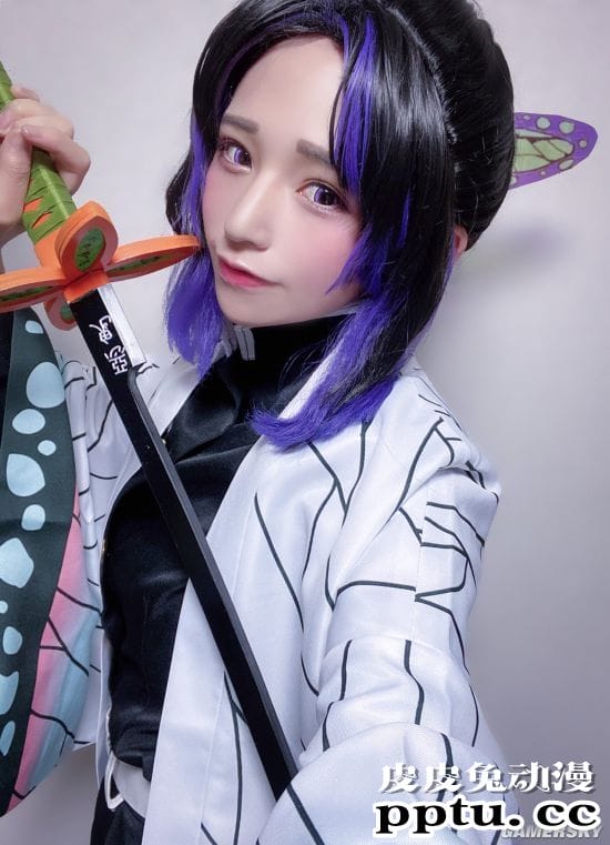 泳装激赞的短发樱花妹 小露光滑美腿的日本COSER九重 はる