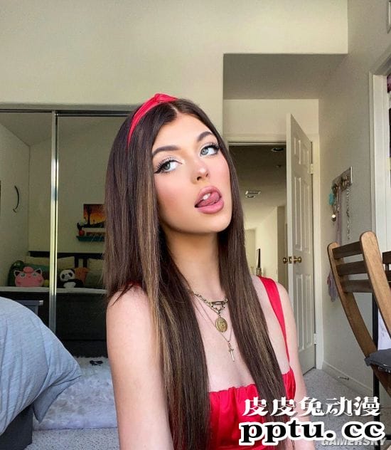 可能是最喜欢吐舌头的网红 TikTok粉丝第一的loren gray