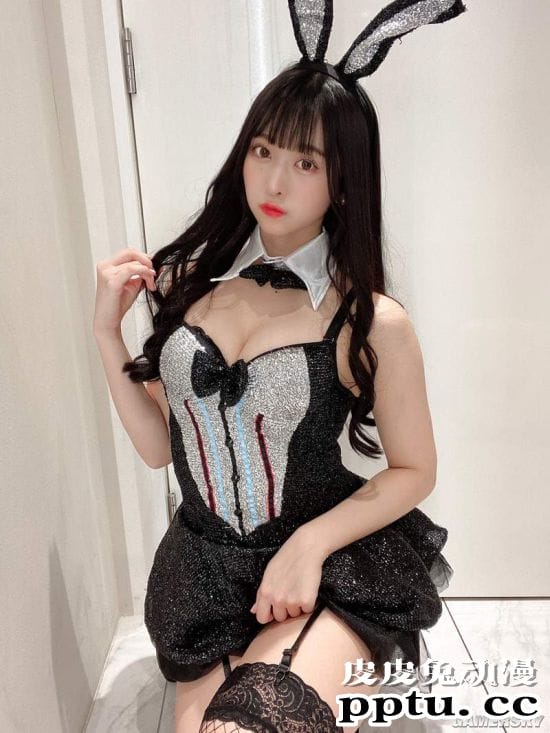 超越业界的正妹模特真岛なおみ 八月节日限定扮装