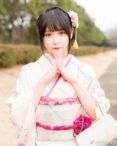 超越业界的正妹模特真岛なおみ 八月节日限定扮装