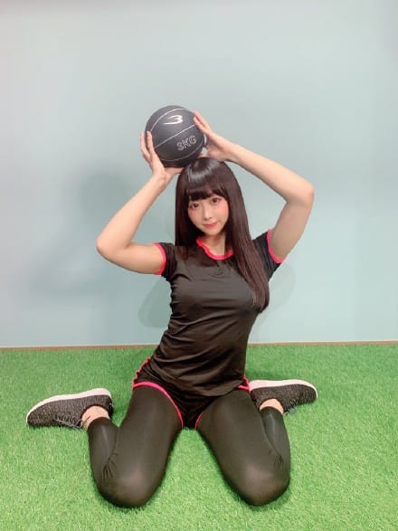 超越业界的正妹模特真岛なおみ 八月节日限定扮装