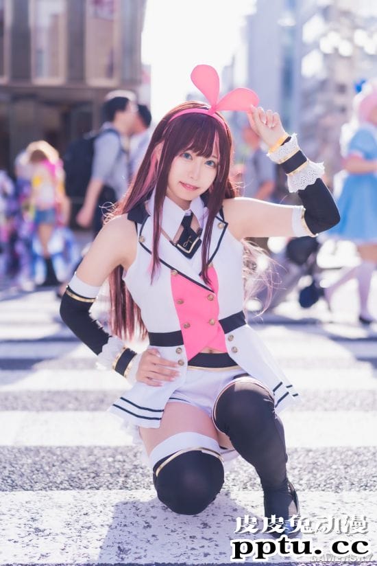 白肤美腿身材极好 曲线迷人的19岁樱花嫩妹Ruchiko