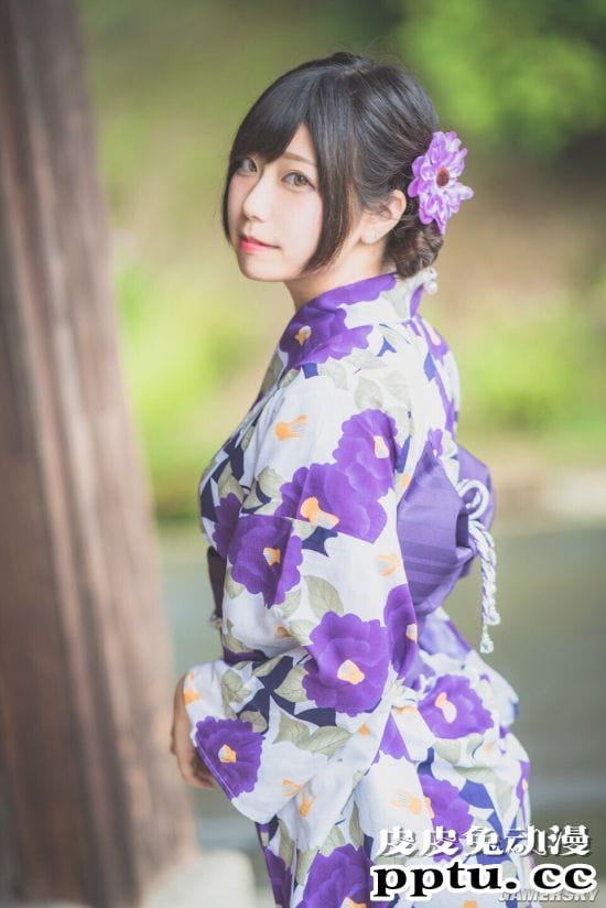 白肤美腿身材极好 曲线迷人的19岁樱花嫩妹Ruchiko