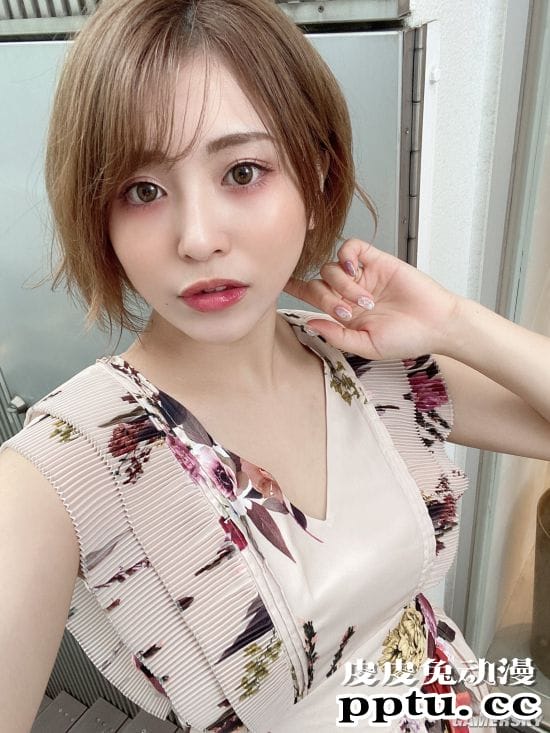 目光聚焦好身材 颜值身材全高分的美颜系女大生