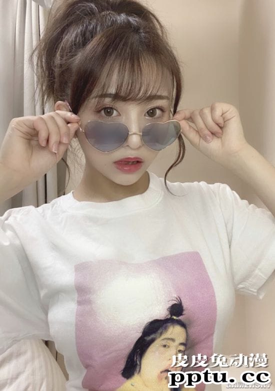 目光聚焦好身材 颜值身材全高分的美颜系女大生